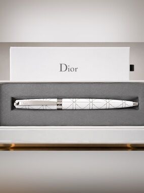 Christian Dior White Lacquer Diamond Pattern Ballpoint Pen Complete Set